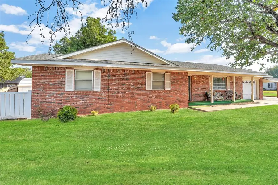 1001 W Ash Street, Hobart, OK 73651 - #2