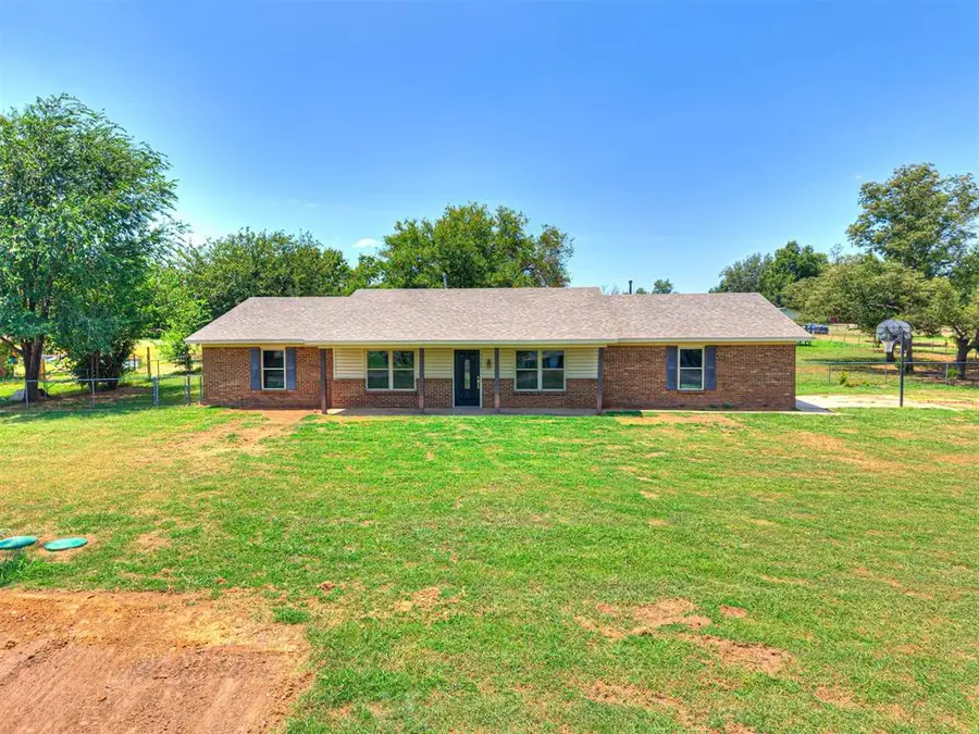 5704 Earl Drive, Shawnee, OK 74804 - #2