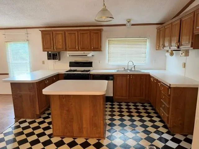 16099 Rolling Hills Road #1/2, Yukon, OK 73099 - #3