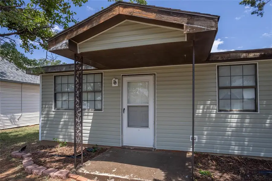 415 W Franklin Avenue, Weatherford, OK 73096 - #2