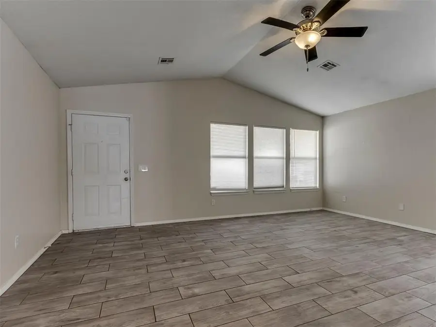 920 Periwinkle Drive, Yukon, OK 73099 - #3