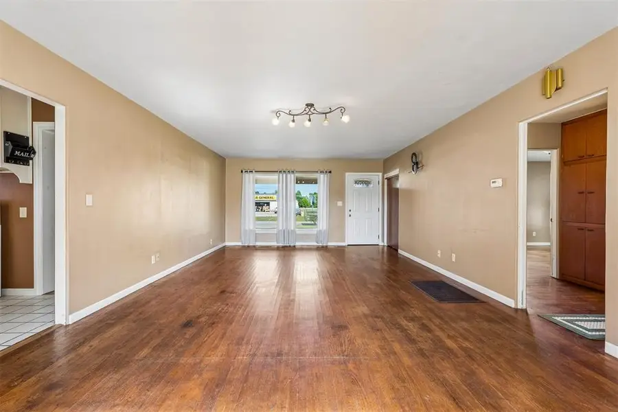 417 S Grand Street, Crescent, OK 73028 - #3