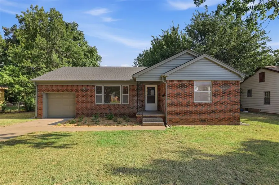 1207 Huntington Way, Norman, OK 73069 - #2