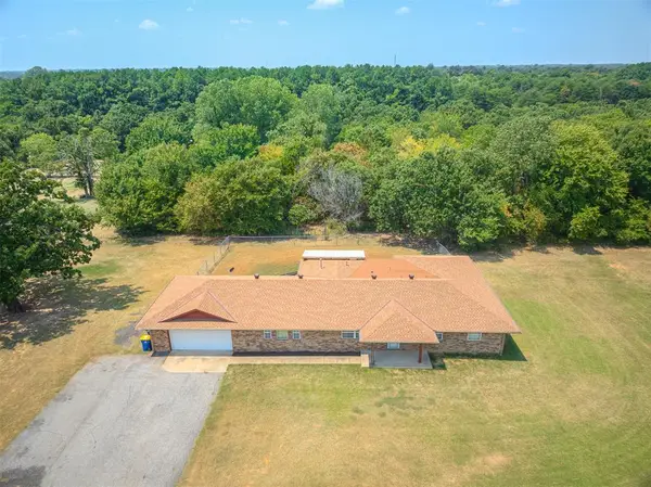 2905 N Henney Road, Choctaw, OK 73020
