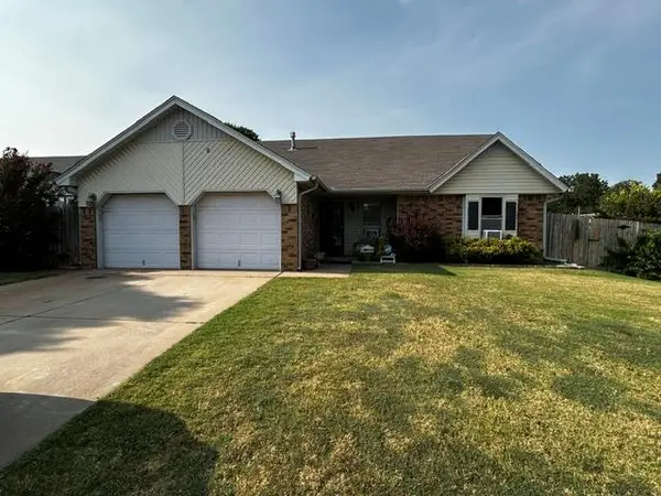 2309 NE 8th Street, Moore, OK 73160
