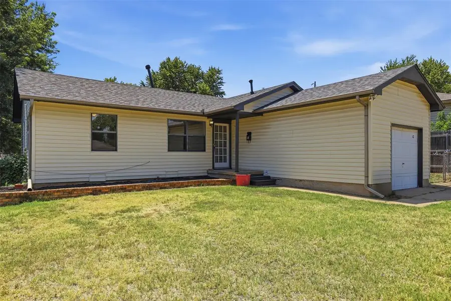 102 Belisle Avenue, Yukon, OK 73099 - #2