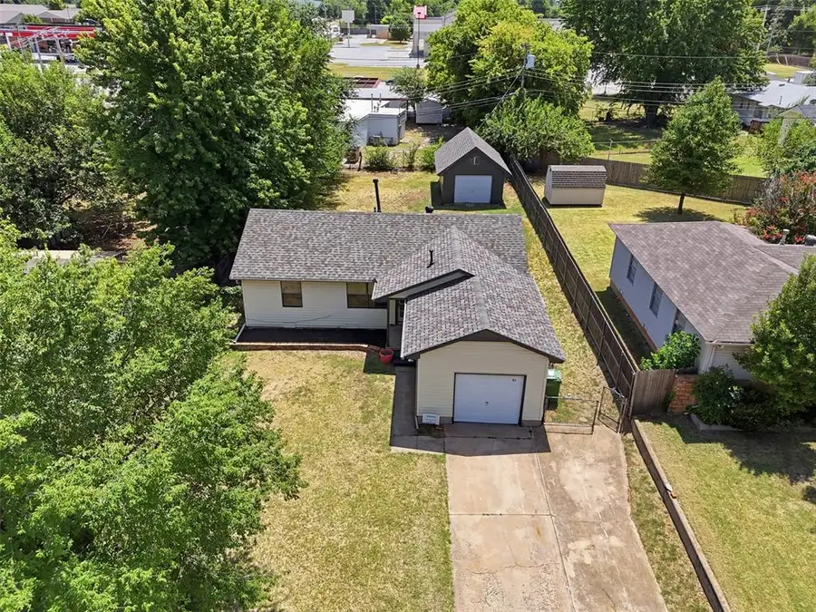 102 Belisle Avenue, Yukon, OK 73099 - #3