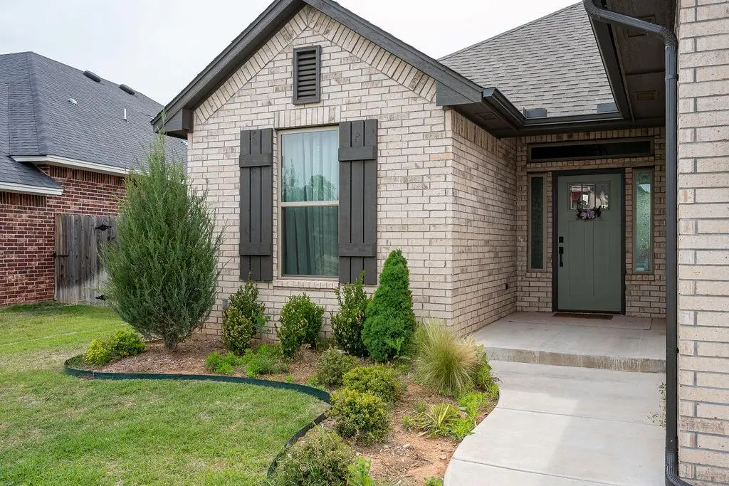 4604 Bermuda Drive, Mustang, OK 73064 - #1