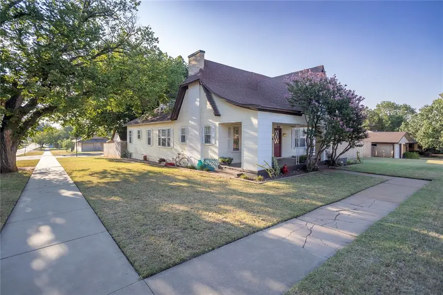 524 N 5th Street, Weatherford, OK 73096 - #2