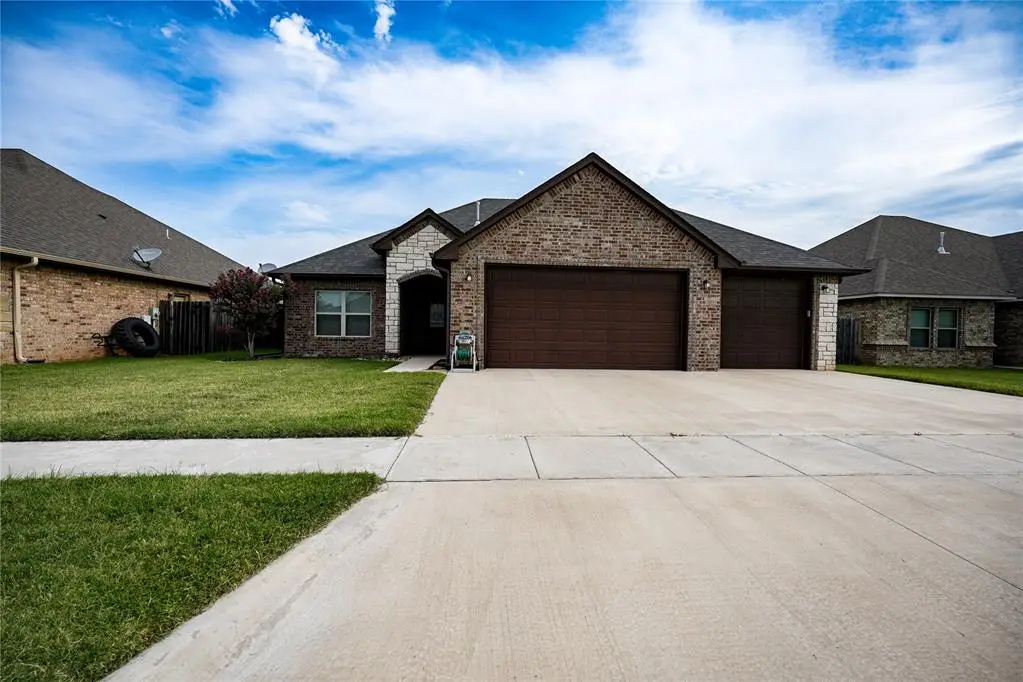 2105 Longhorn Trail, Altus, OK 73521 - #1