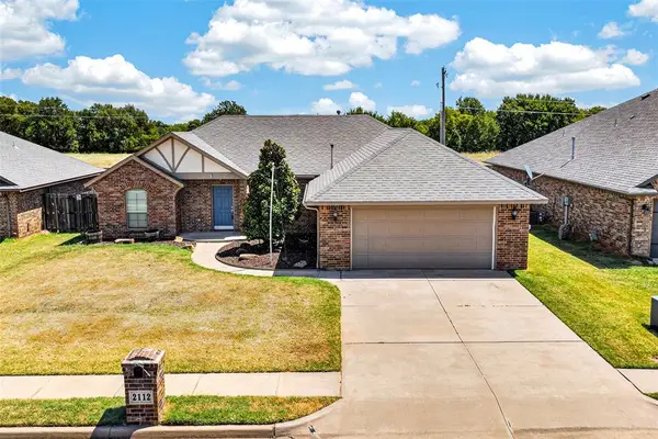 2112 Appalachian Trail, Edmond, OK 73003