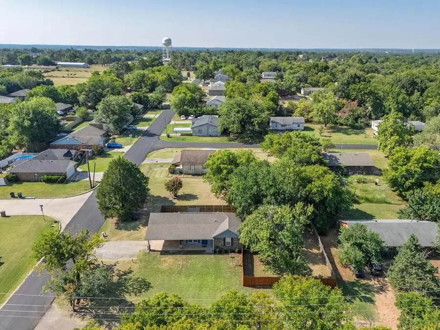 1327 E Wayne Street, Shawnee, OK 74801 - #3