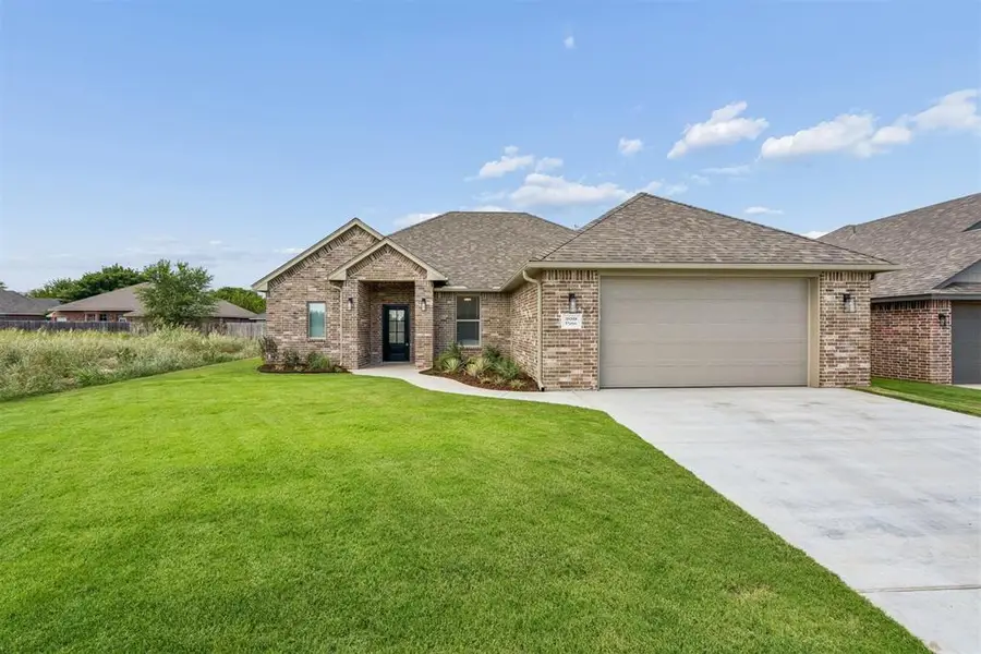 209 NW Pine Avenue, Cache, OK 73527 - #3