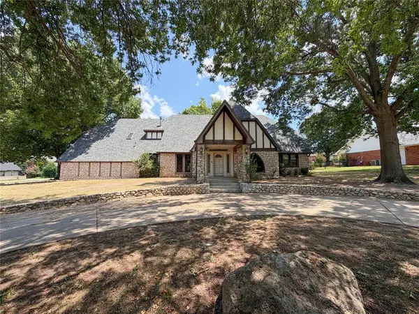 2317 Robinwood Circle, Shawnee, OK 74801