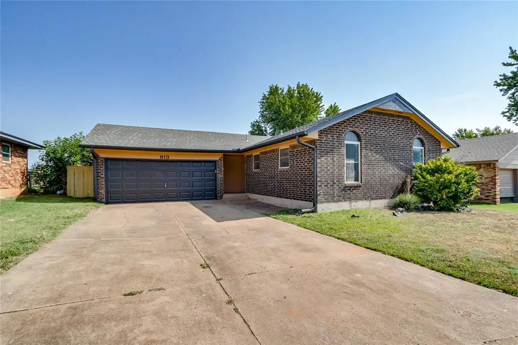 913 NE 6th Street, Moore, OK 73160 - #1
