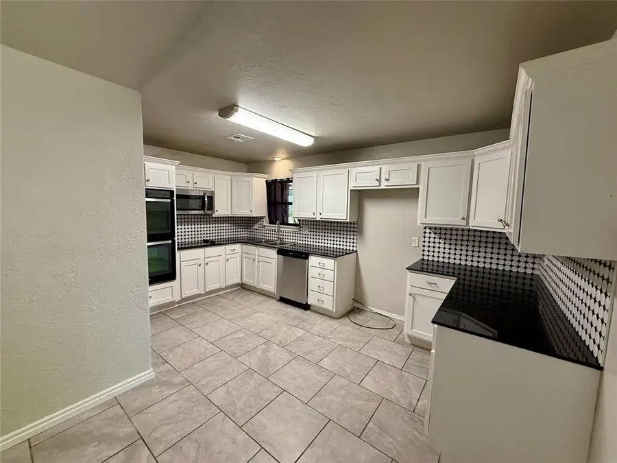 1132 NW 104th Street, Oklahoma City, OK 73114 - #3