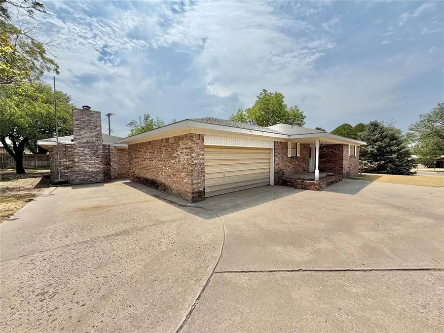 231 Circle Drive, Guymon, OK 73942 - #3