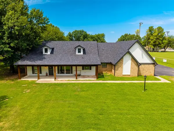 502 Stone Avenue, McLoud, OK 74851