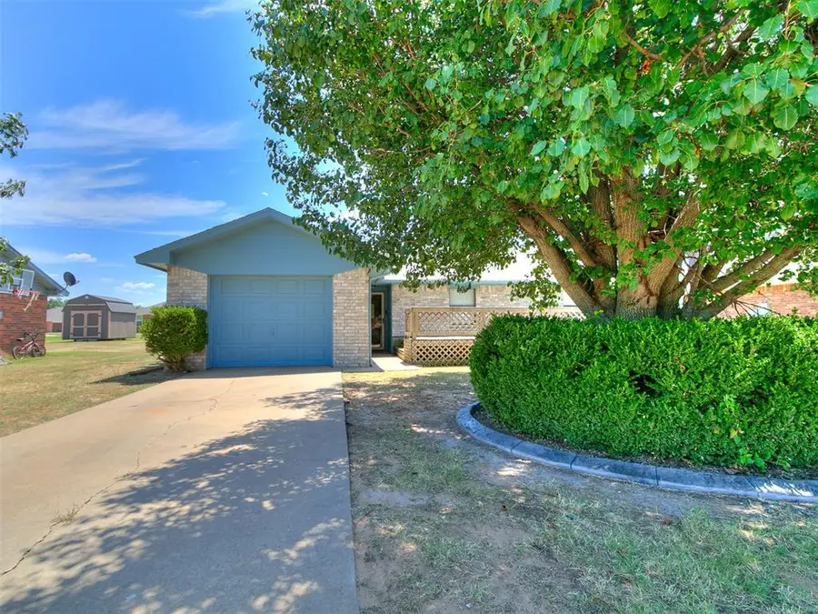 3403 W Mississippi Avenue, Chickasha, OK 73018 - #2