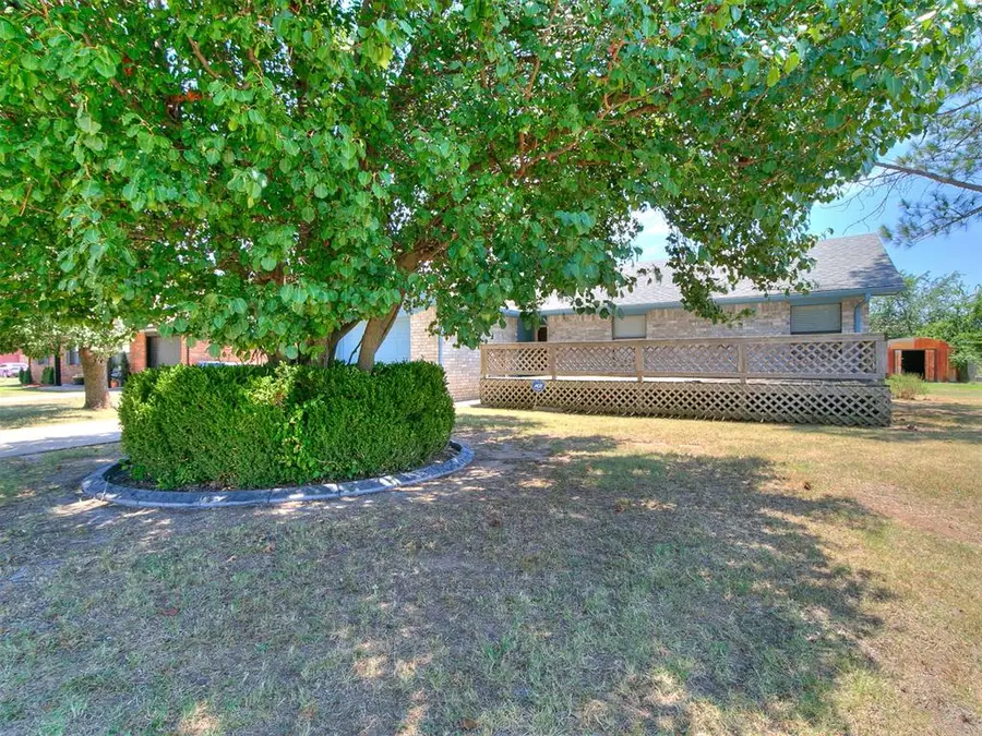 3403 W Mississippi Avenue, Chickasha, OK 73018 - #3