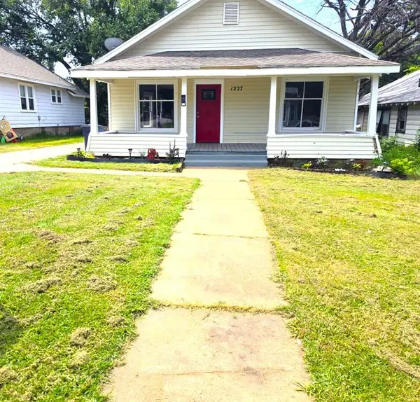 1227 E 11th Street, Shawnee, OK 74801