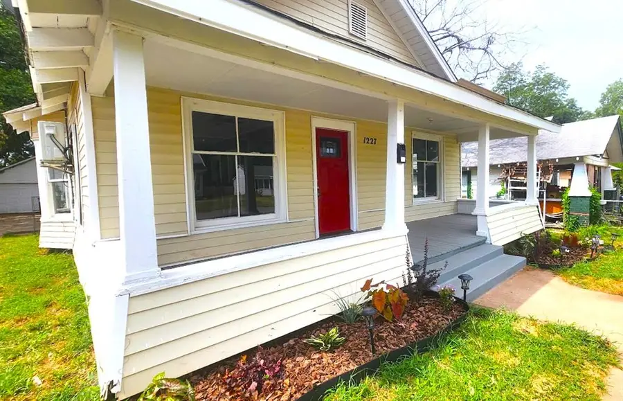 1227 E 11th Street, Shawnee, OK 74801 - #3