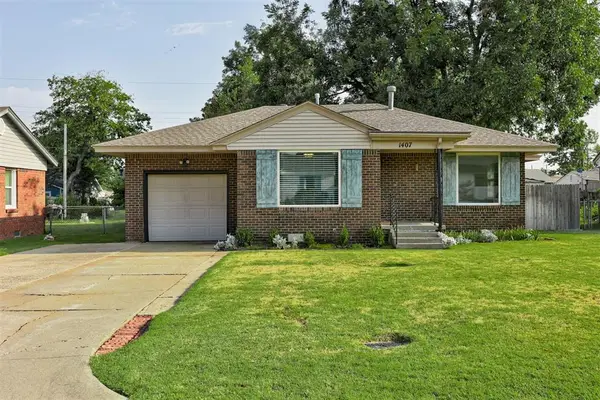 1407 Casady Lane, The Village, OK 73120