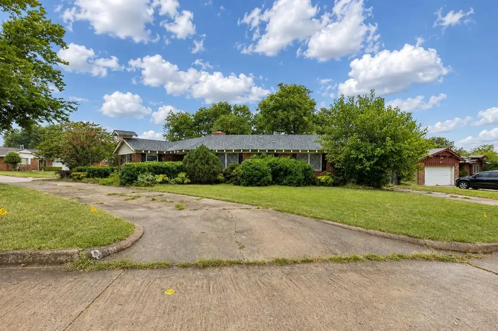 301 E Ridgewood Drive, Midwest City, OK 73110 - #1