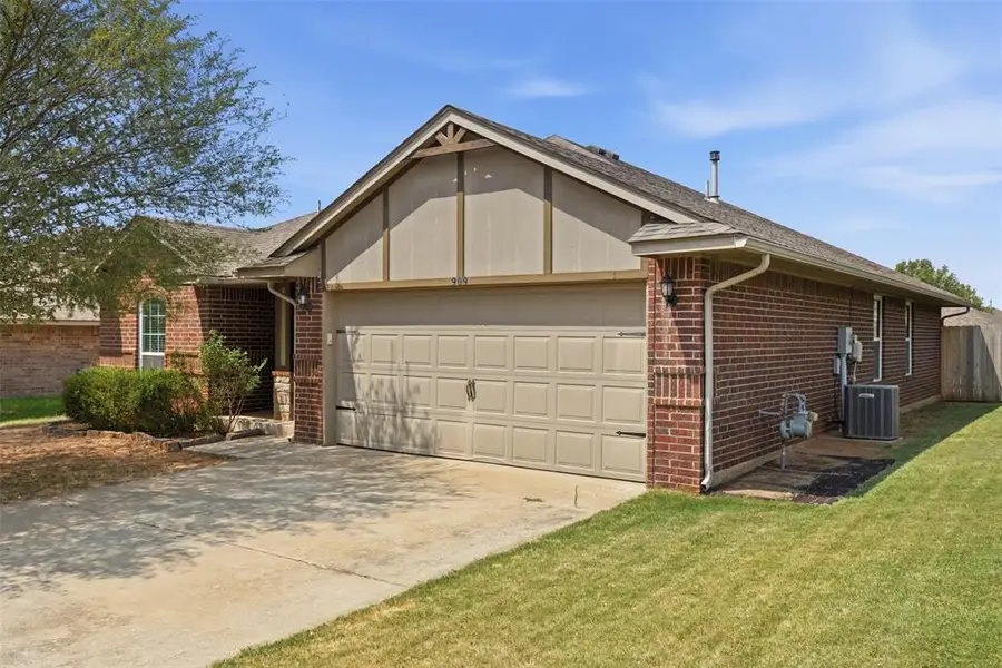 909 Cimarron Creek Drive, Yukon, OK 73099 - #3