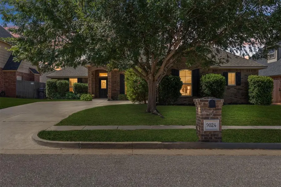 9024 NW 84th Terrace, Yukon, OK 73099 - #2