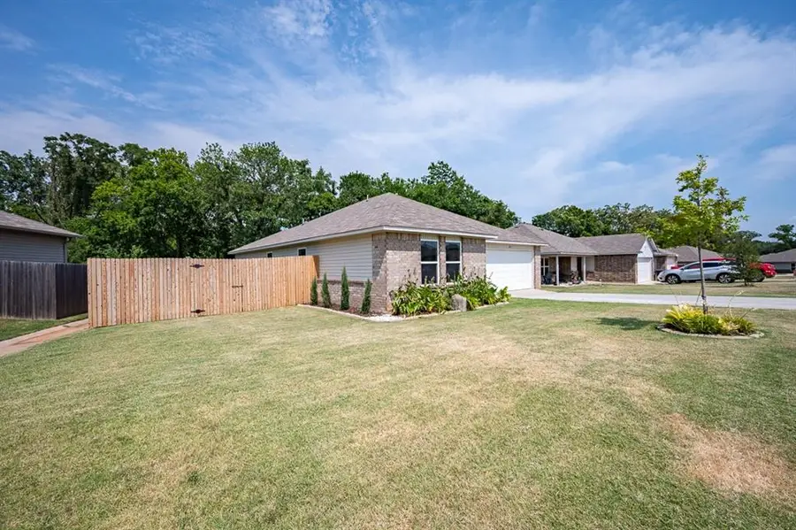 831 Twin Lakes Drive, Noble, OK 73068 - #2