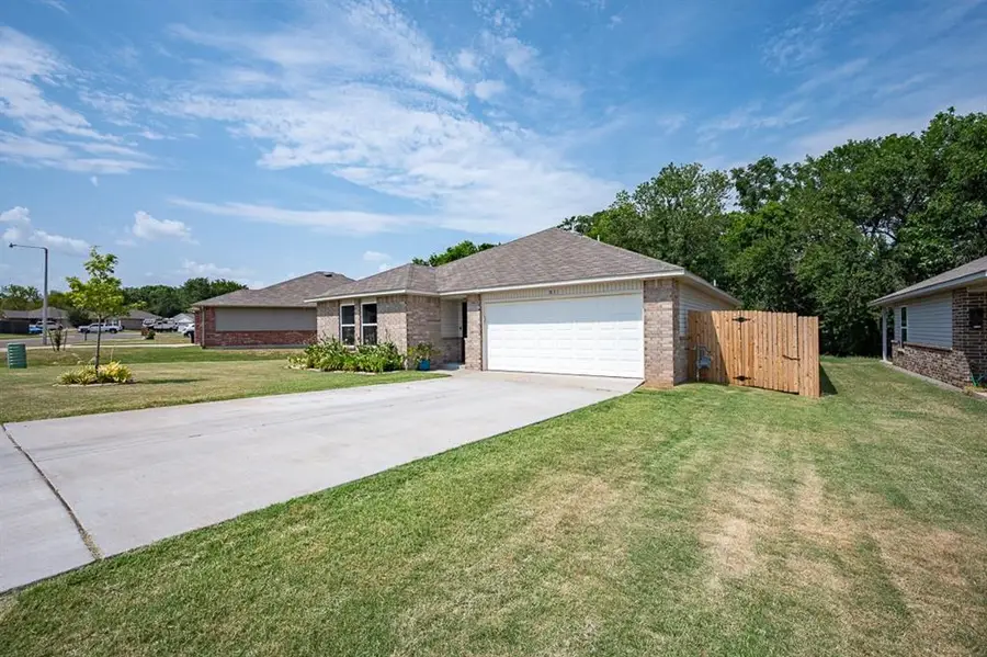 831 Twin Lakes Drive, Noble, OK 73068 - #3
