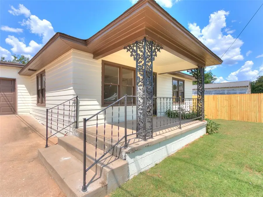 906 W Ridgewood Street, Shawnee, OK 74801 - #3