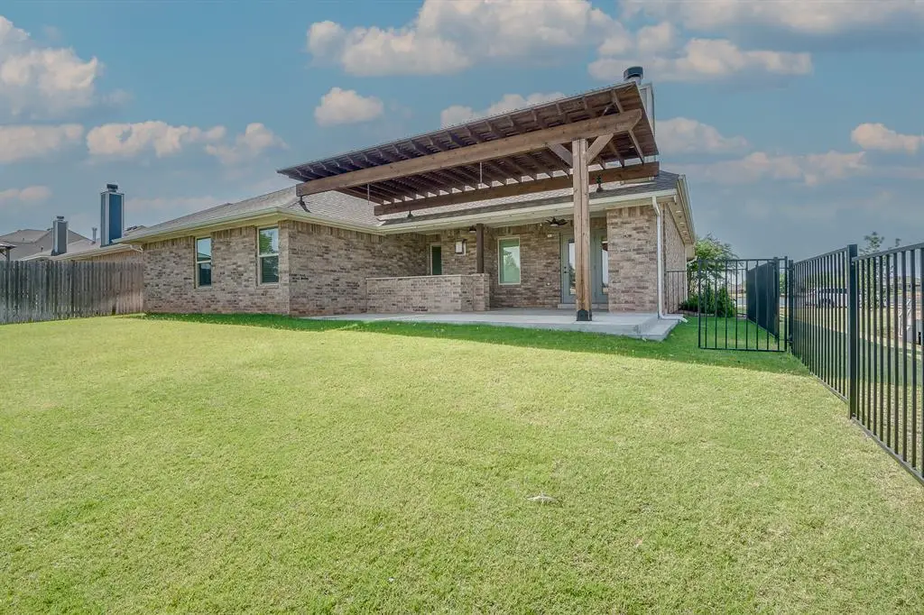 1201 NE 35th Street, Moore, OK 73160 - #1