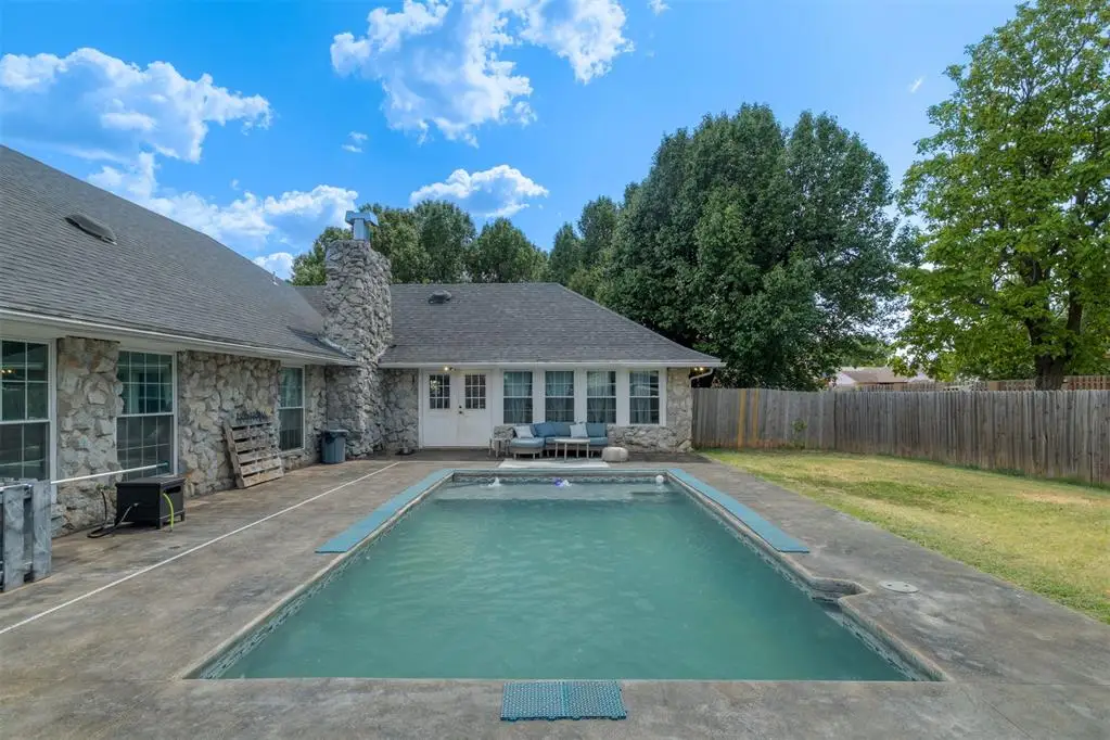 617 N Falcon Way, Mustang, OK 73064 - #1