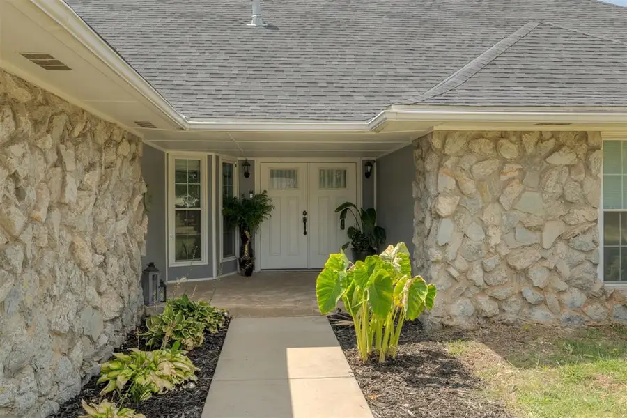 617 N Falcon Way, Mustang, OK 73064 - #3