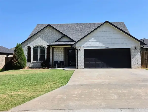 1916 Twisted Oak Court, Shawnee, OK 74804