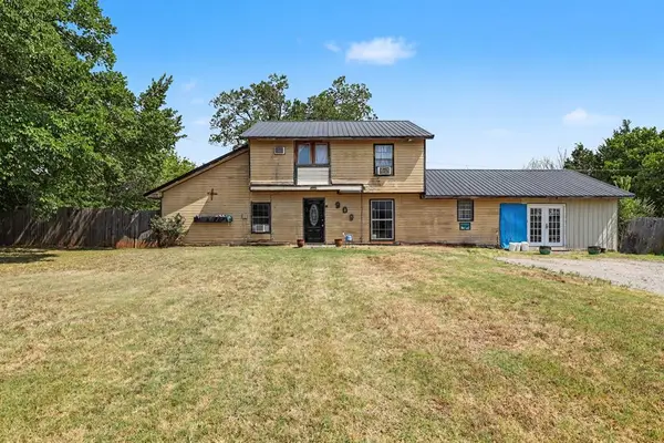 909 E Park Street, Tecumseh, OK 74873