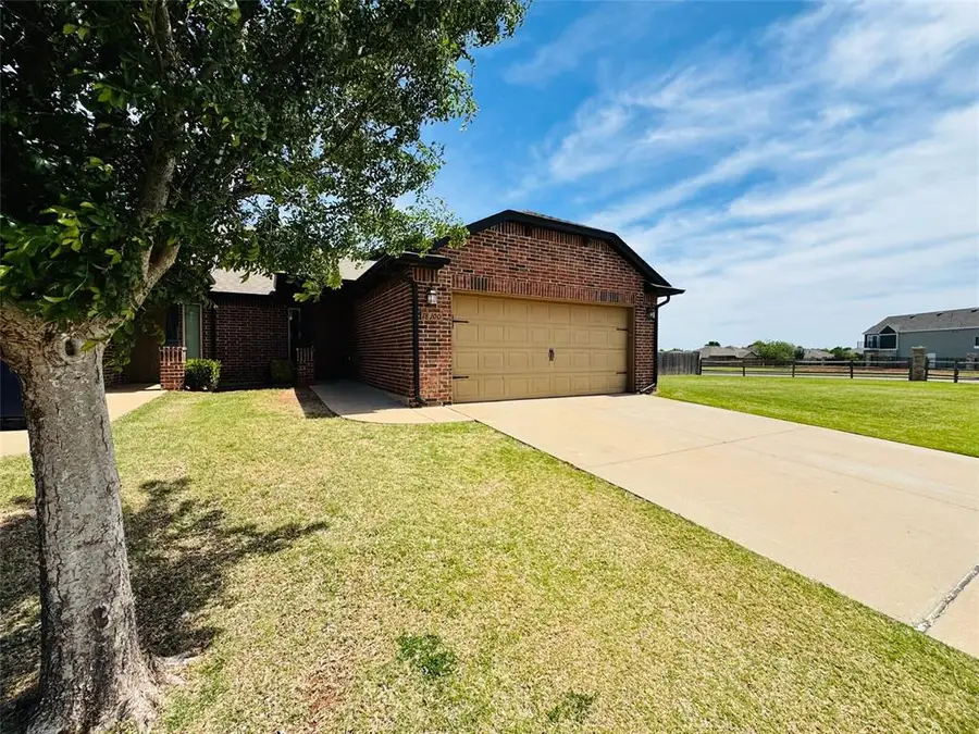 18100 Manera Way, Edmond, OK 73012 - #2