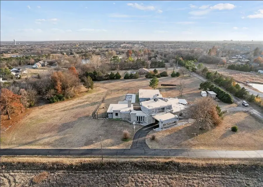 2961 Twin Acres Drive, Norman, OK 73071 - #2