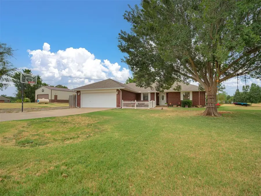 413 Summer Oaks Drive, Blanchard, OK 73010 - #2