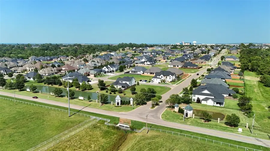 3000 Fortuna Drive, Norman, OK 73072 - #3