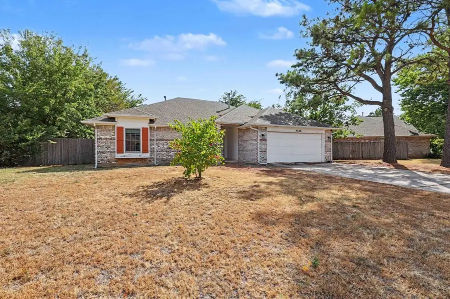 10128 Hollyhead Way, Yukon, OK 73099 - #2