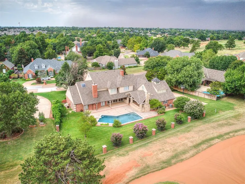 5812 Country Club Drive, Edmond, OK 73025 - #1