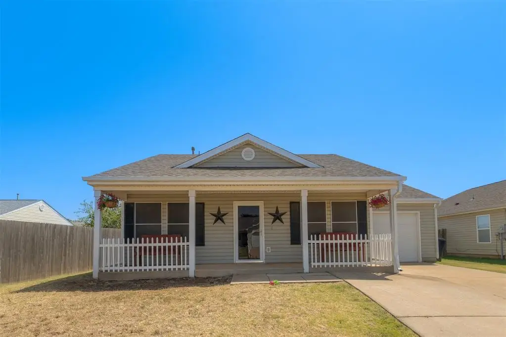 912 Danbury Place, Yukon, OK 73099 - #1