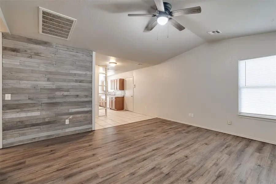 912 Danbury Place, Yukon, OK 73099 - #3