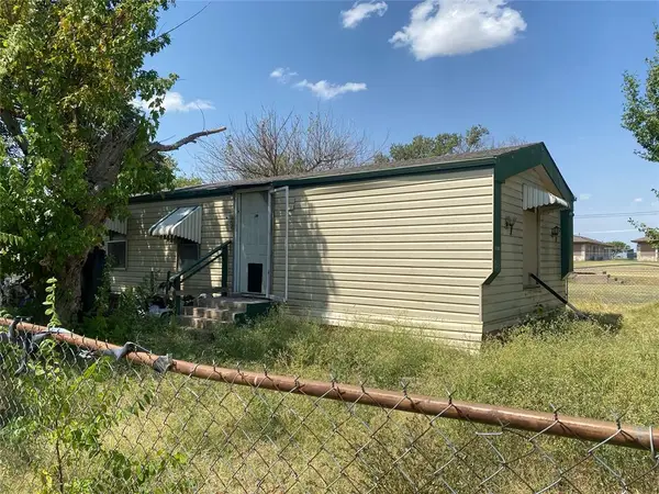 1524 SW Georgia Avenue, Lawton, OK 73501