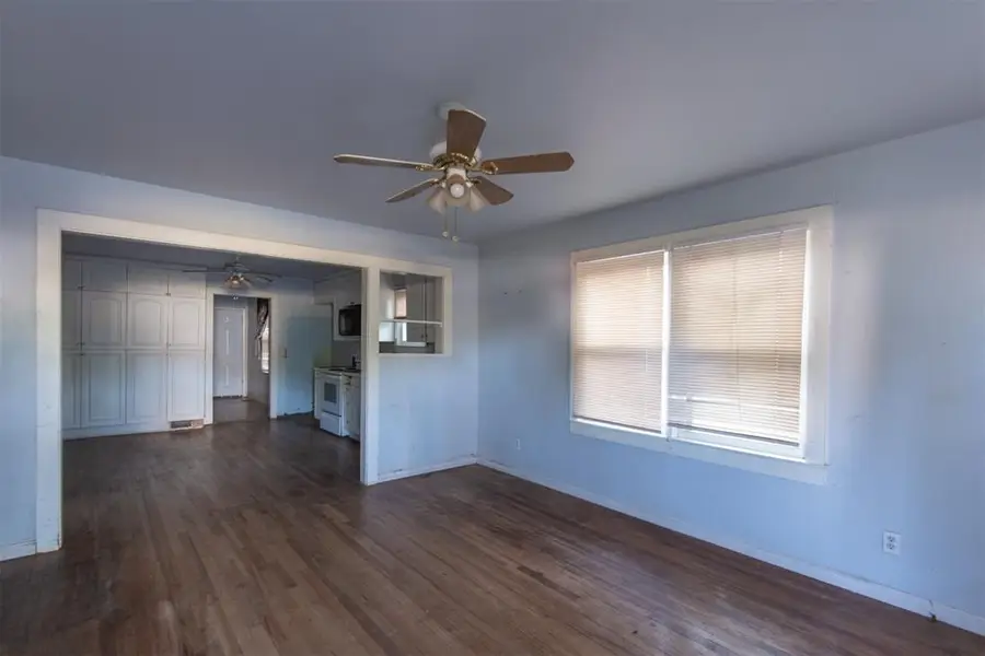 11 S Walnut Street, Edmond, OK 73003 - #3