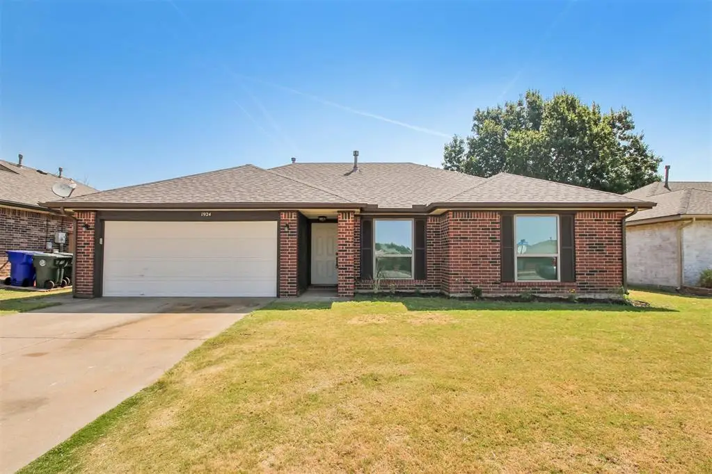 1924 Oakwood East Boulevard, Midwest City, OK 73130 - #1