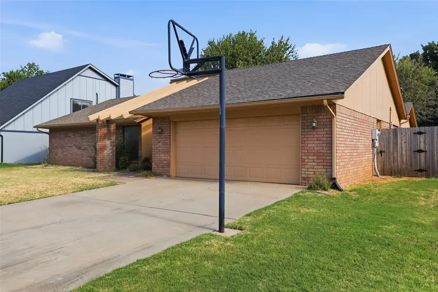 10337 Kendal Avenue, Yukon, OK 73099 - #2